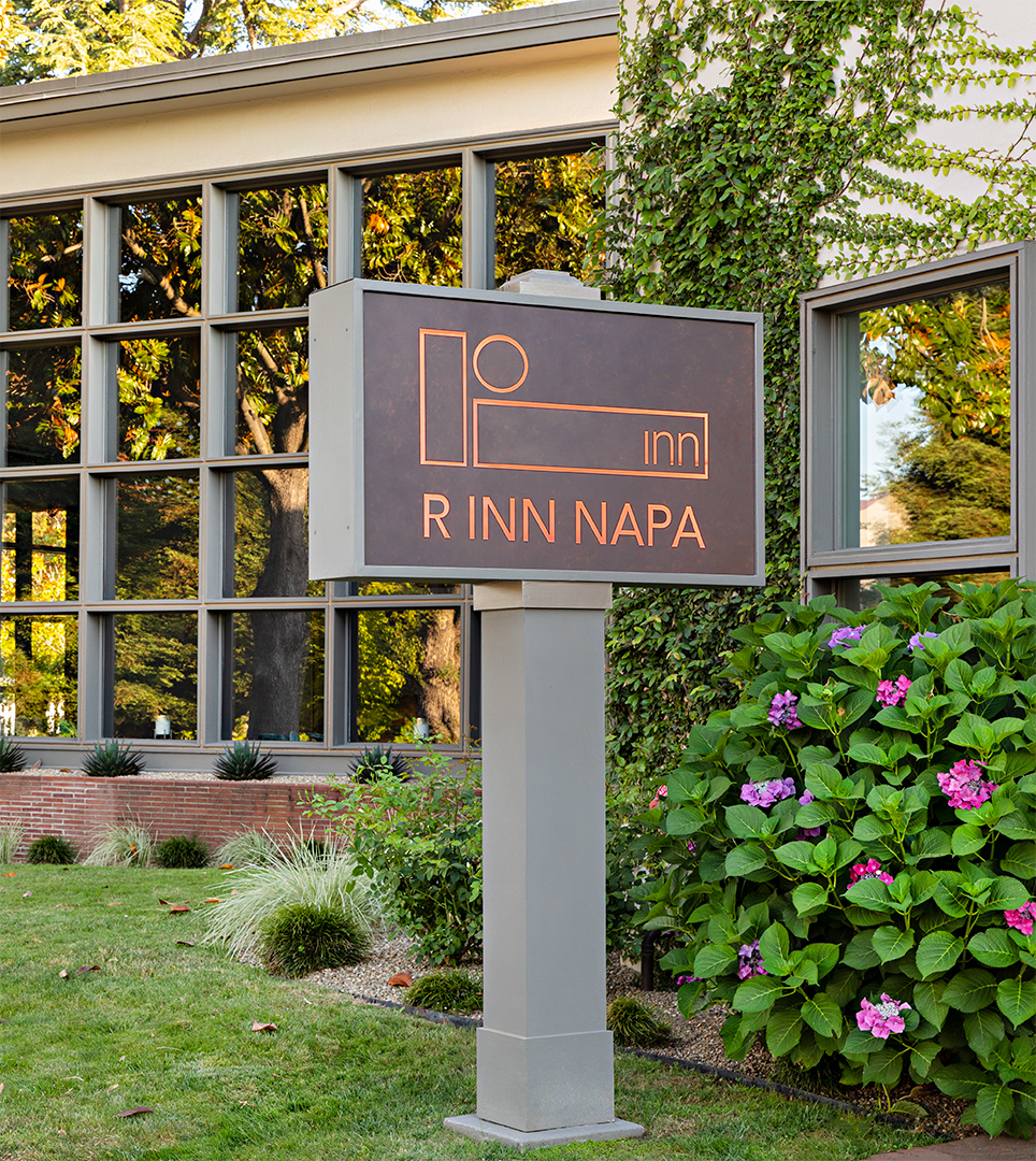 CONTACT R INN NAPA WE LOOK FORWARD TO SPEAKING WITH YOU